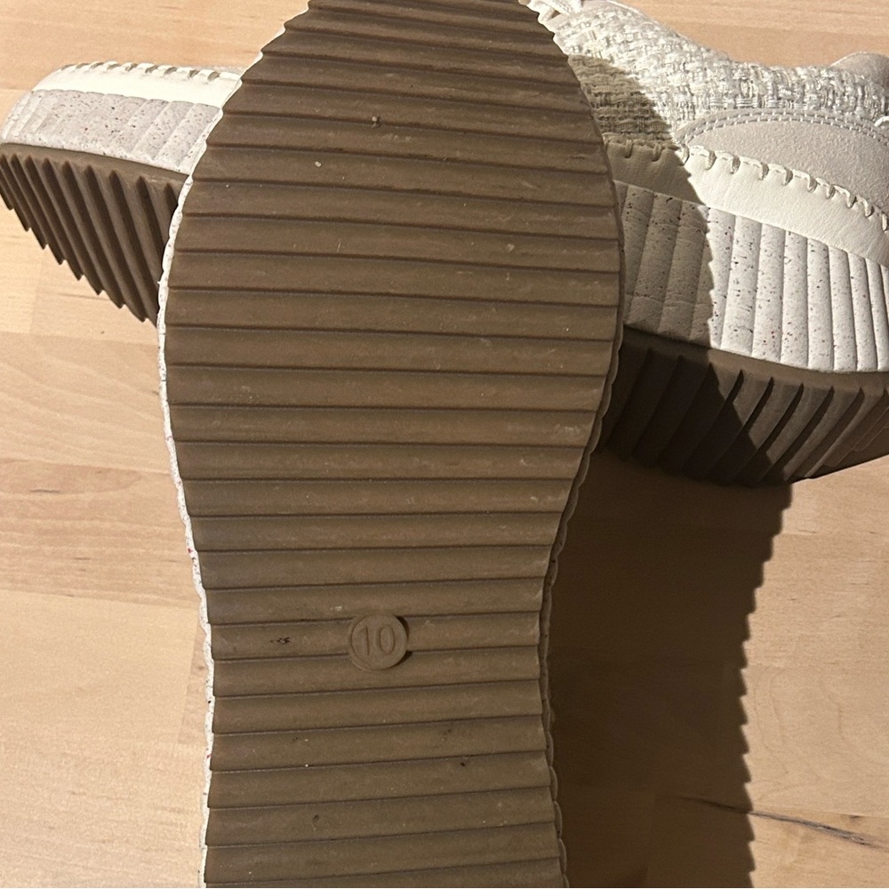 Persephone Universal Threads White Platform Sneak… - image 6